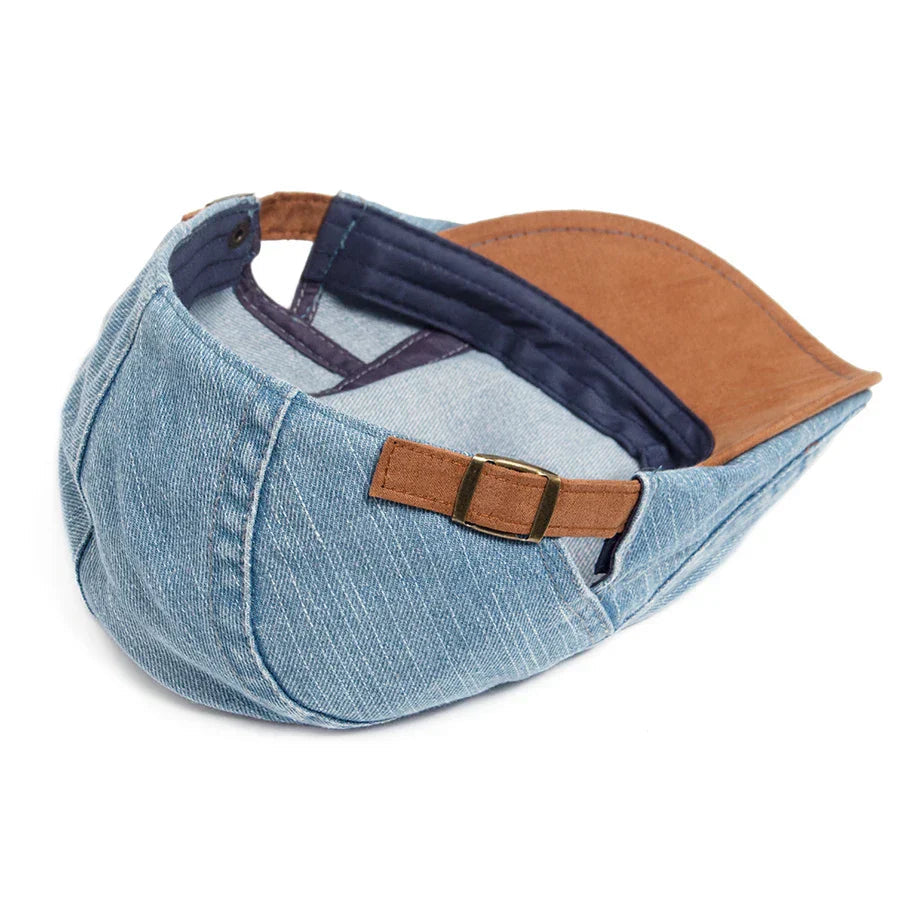 Classic men's versatile flat cap hat in a solid color, a must-have fashion accessory.
