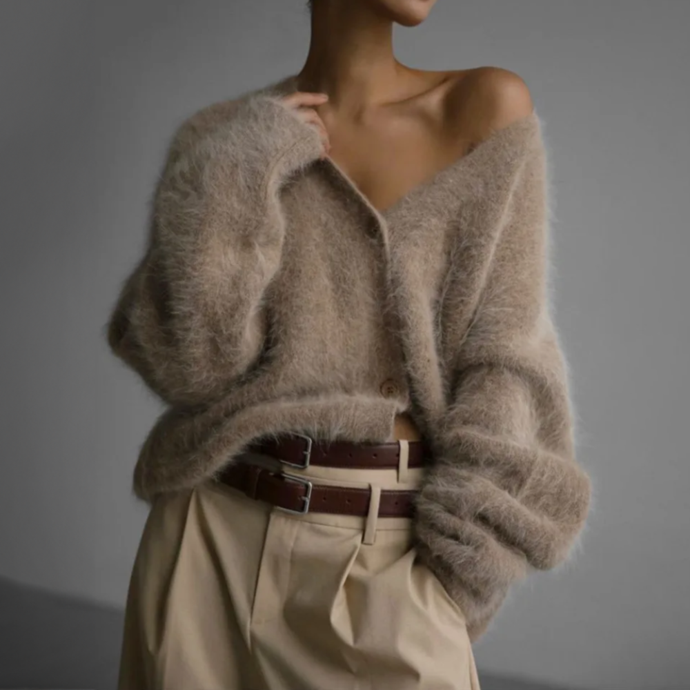 Elegant women's open front long sleeve cardigan, perfect for versatile everyday wear.