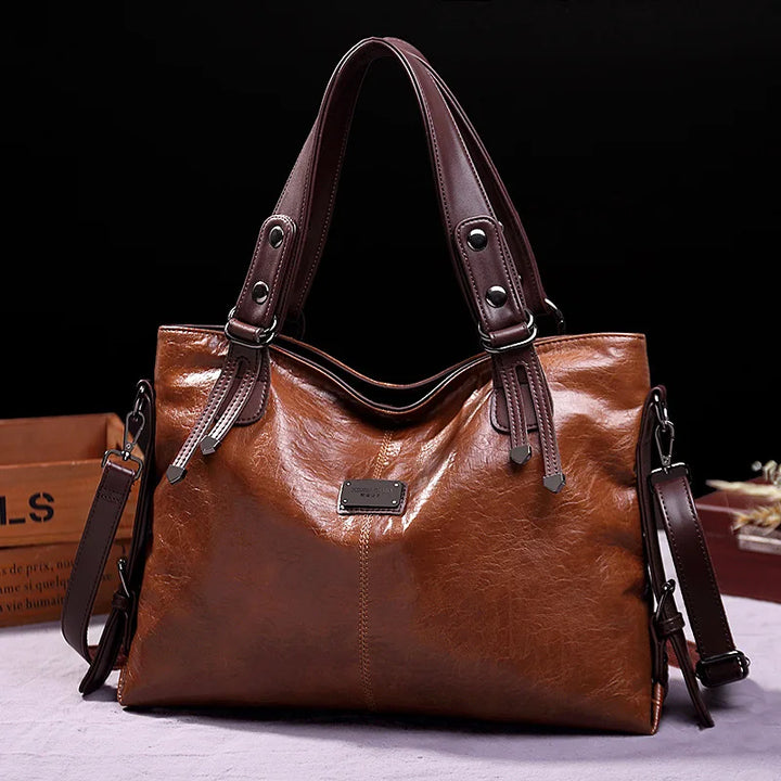 Sleek and stylish women's genuine leather shoulder bag in a classic design. An elegant and durable everyday accessory.