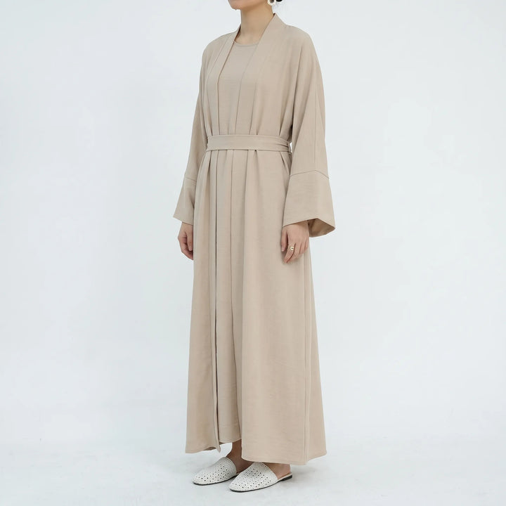 Comfortable women's two-piece abaya set, ideal for loungewear or a relaxed daily modest outfit.