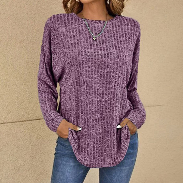 Classic women's long sleeve crew neck jumper. Relaxed fit sweater, ideal for casual autumn and winter outfits.