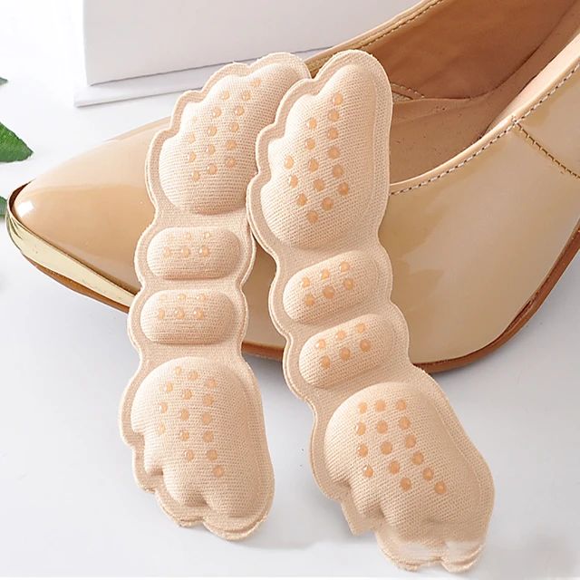 Soft gel heel protectors for pain relief. Ideal for plantar fasciitis, providing foot support & cushioning.