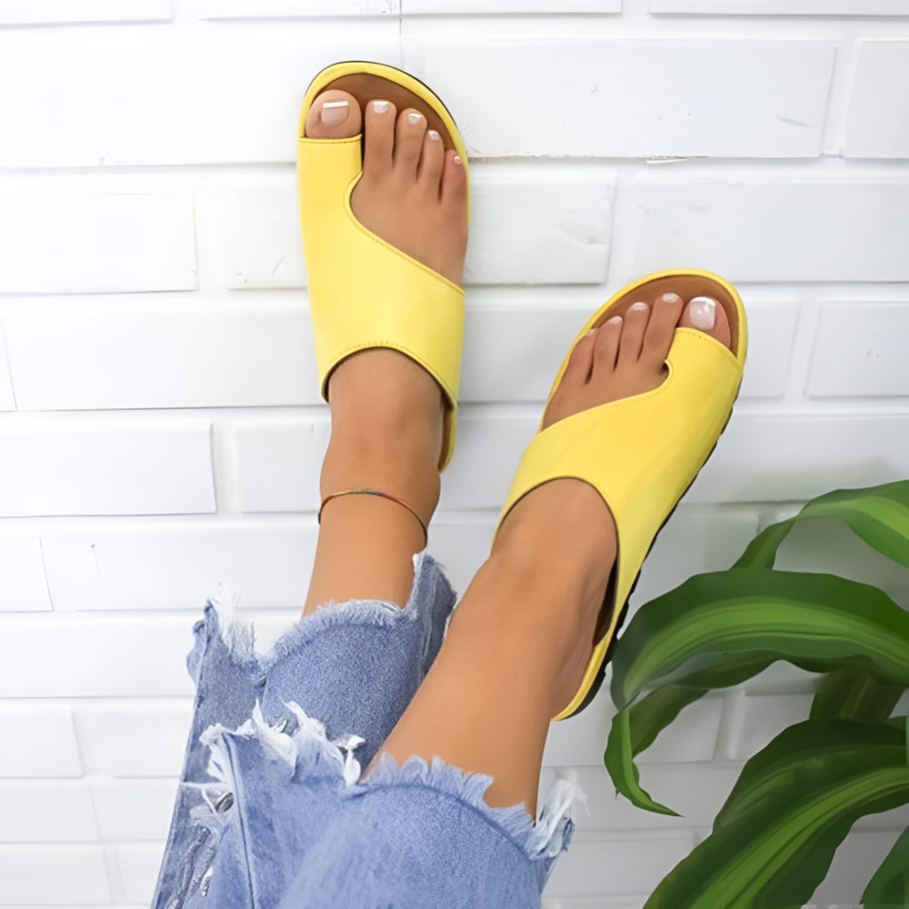 Lightweight women's slip-on sandals with an open toe, perfect for casual summer walks & daily wear.