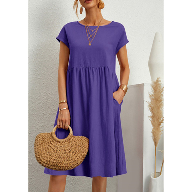 Chic casual midi dress for women, featuring a comfortable short sleeve and round neck design.