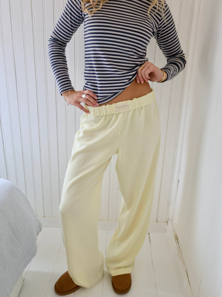 Premium women's relaxed fit lounge pants, offering ultimate comfort, elastic waist, and convenient pockets.