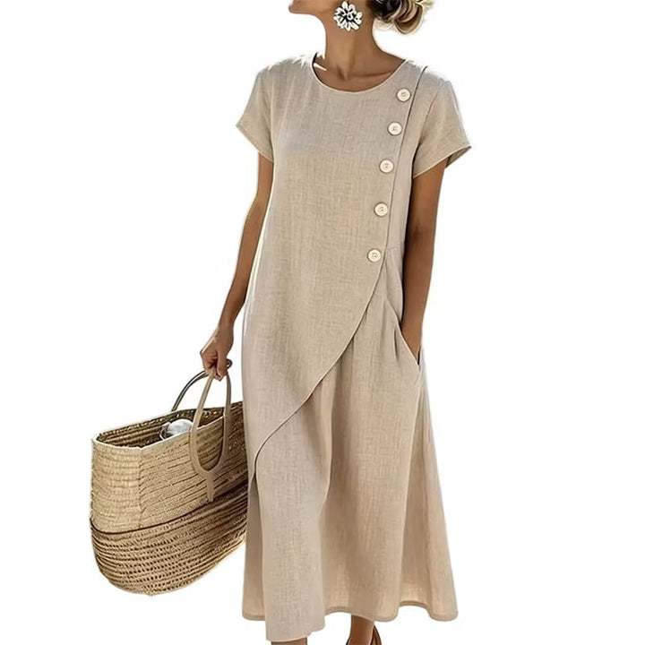 Casual women's layered midi dress with short sleeves & relaxed fit. Ideal for spring, summer, and vacation style.