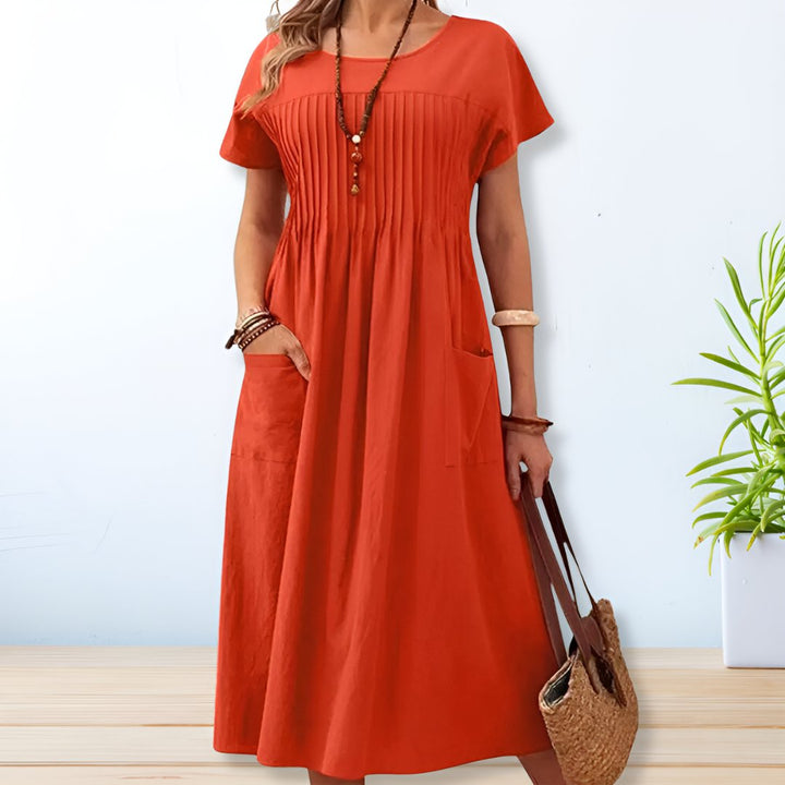 Versatile women's summer dress with a relaxed, airy loose fit. Comfortable & stylish for warm weather, ideal for plus size.