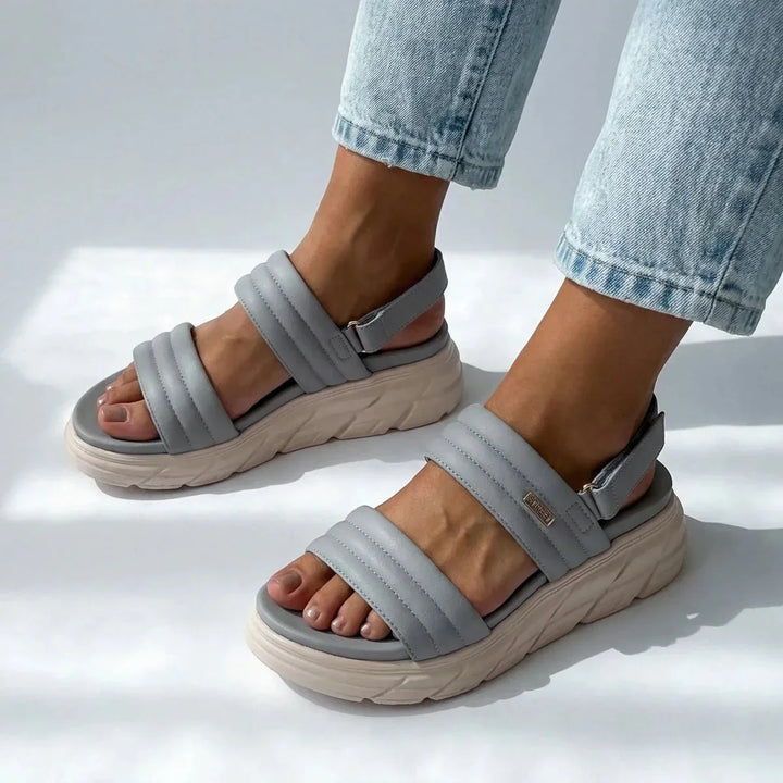 Everyday comfortable women's sandals, featuring arch support for optimal foot health.