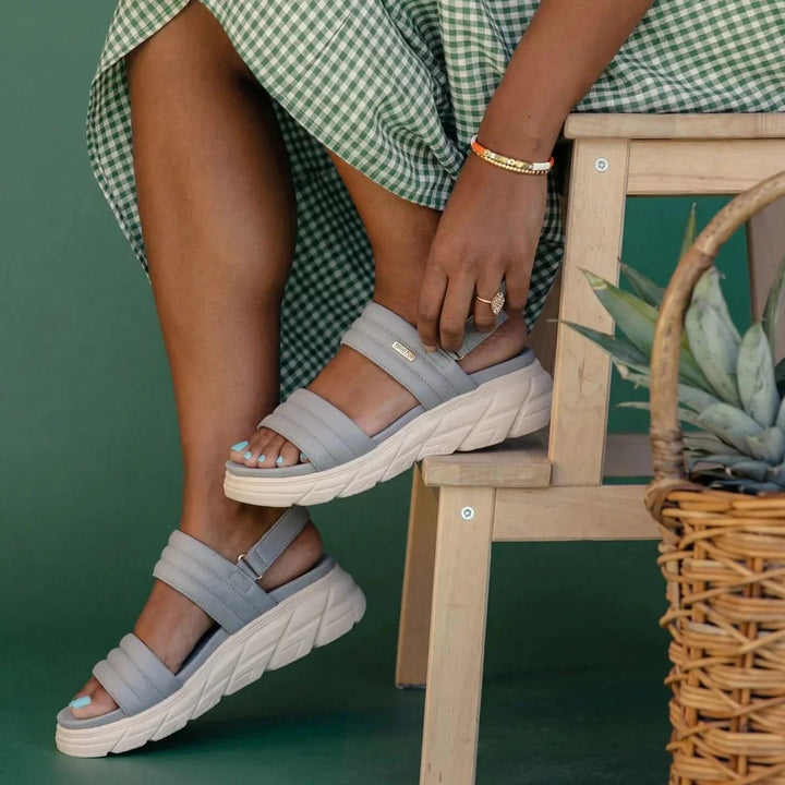 Versatile women's sandals, ensuring comfort and arch support for all summer events.
