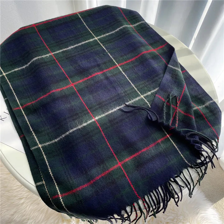 Checkered knitted scarf for women, a versatile fall fashion accessory with a trendy design and soft texture.