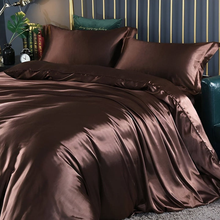Premium quality antibacterial mulberry silk bedding set with breathable duvet cover for superior sleep.
