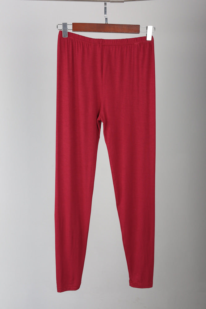 Smooth, comfortable plus-size bamboo leggings, slim fit, for women's active lifestyle.