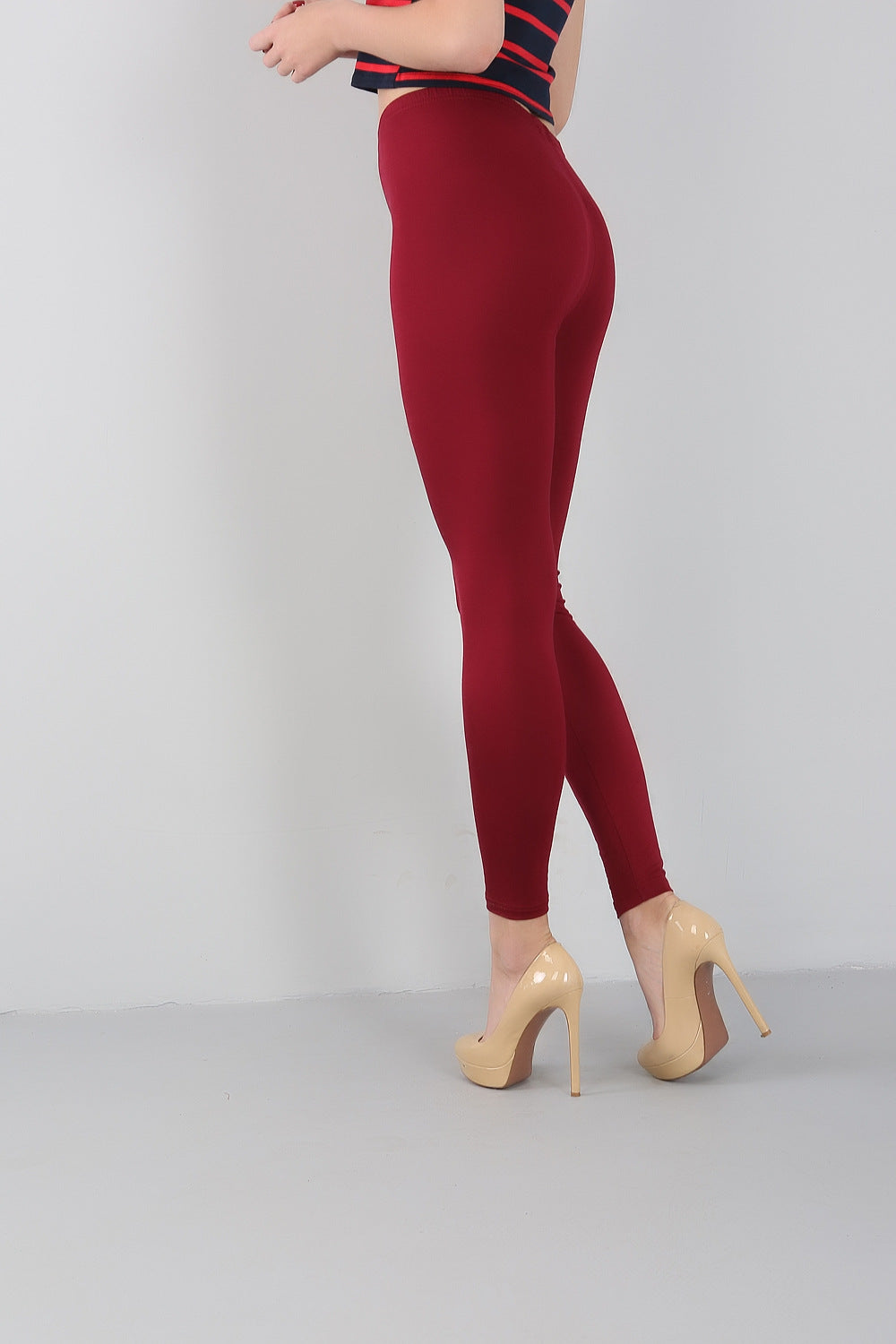 Breathable plus-size bamboo leggings, slim fit, perfect for active women.