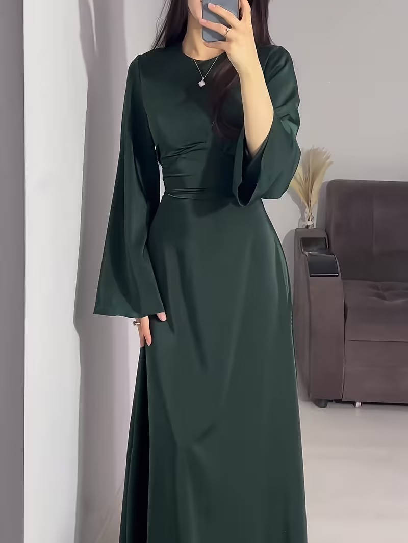 Classy women's long dress, flared sleeve, suitable for evening and gala events.
