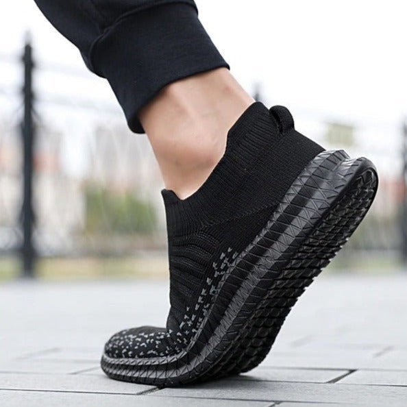 Men's ultra-light slip-on sneakers, ideal for walking, travel, and daily casual wear.