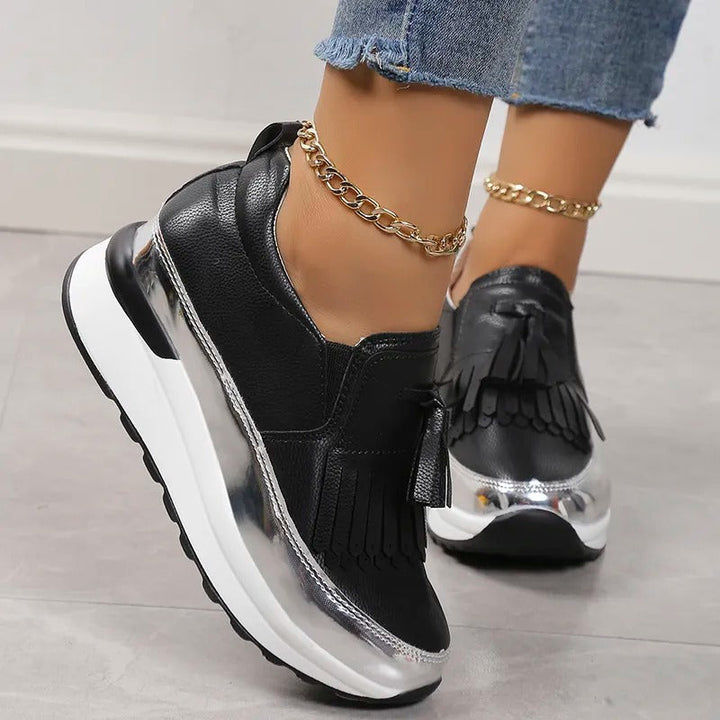 Comfortable women's casual shoes, featuring a breathable design for active days.