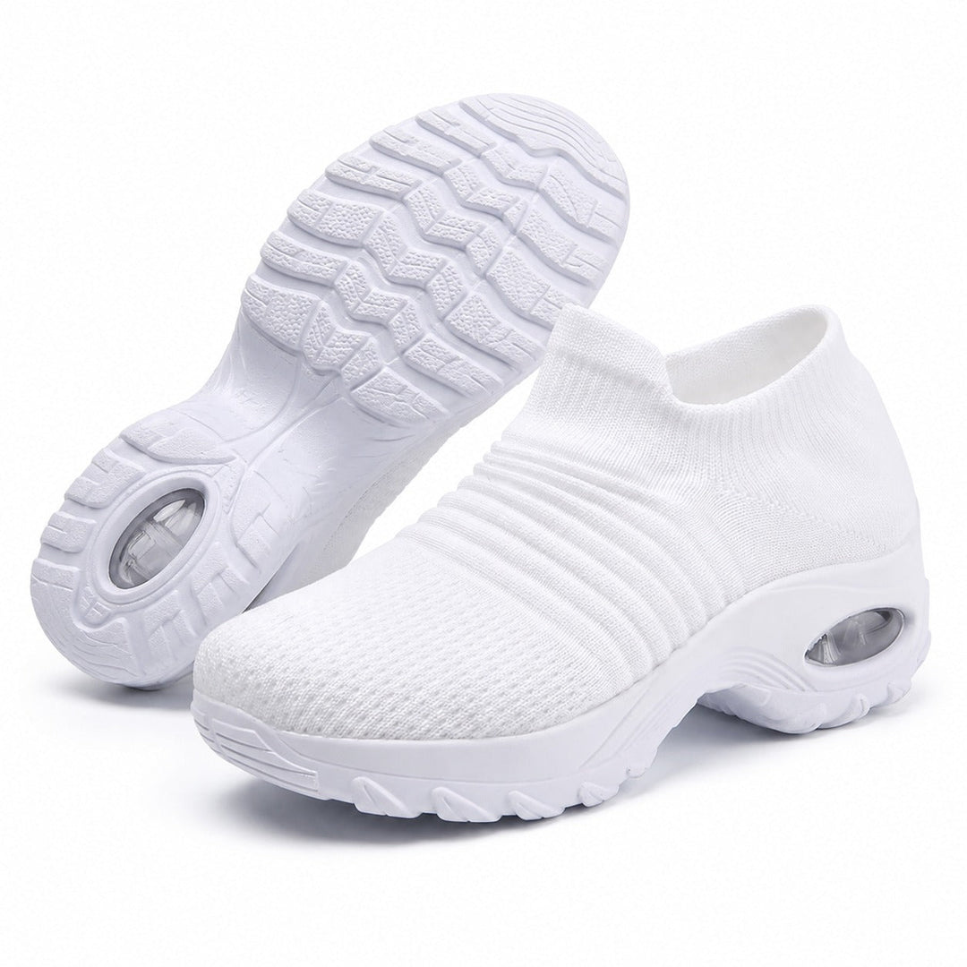 Women's non-slip shoes for nurses, designed for ultimate comfort & stability throughout the day.