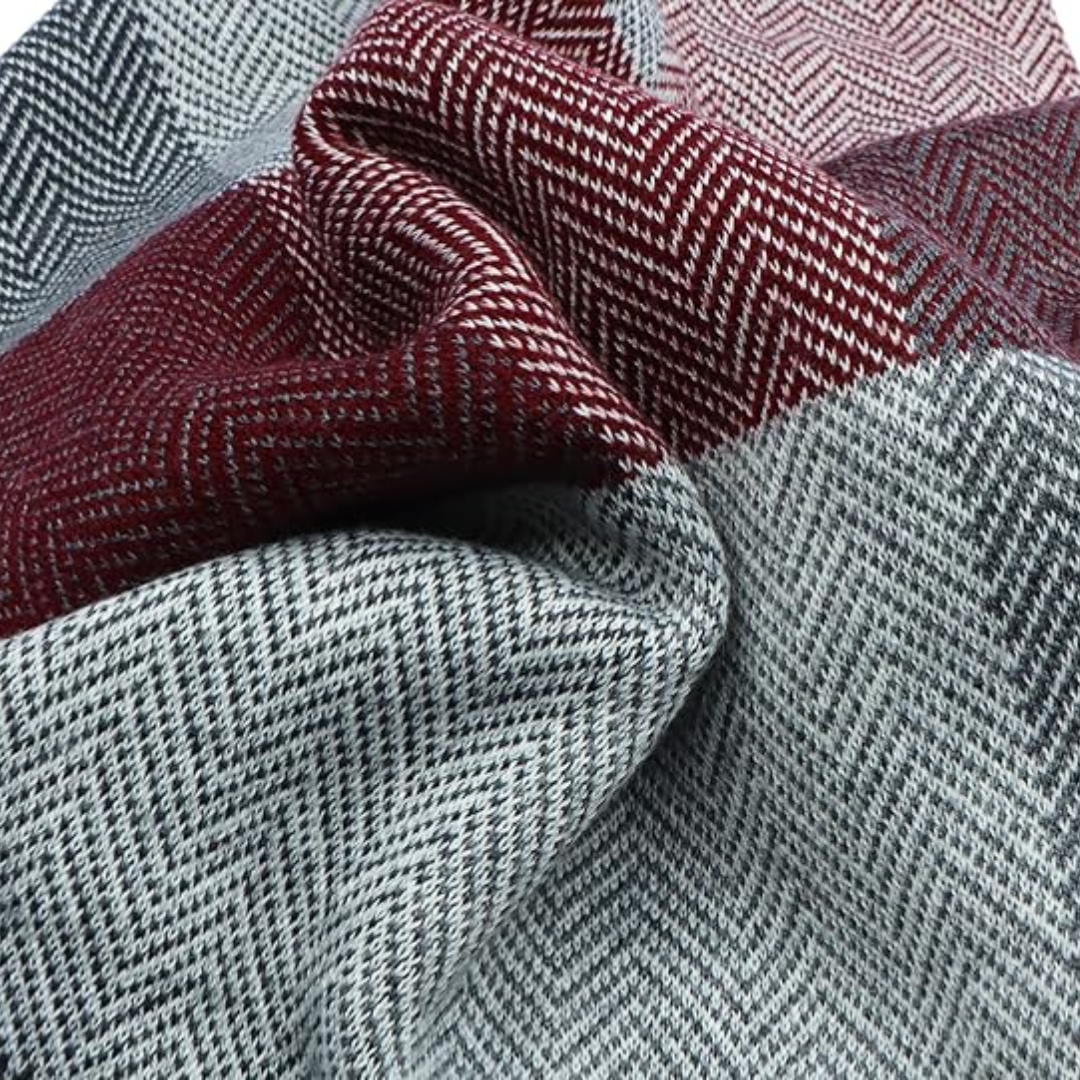 Men's soft cashmere neck warmer, providing elegant warmth for chilly winter days.