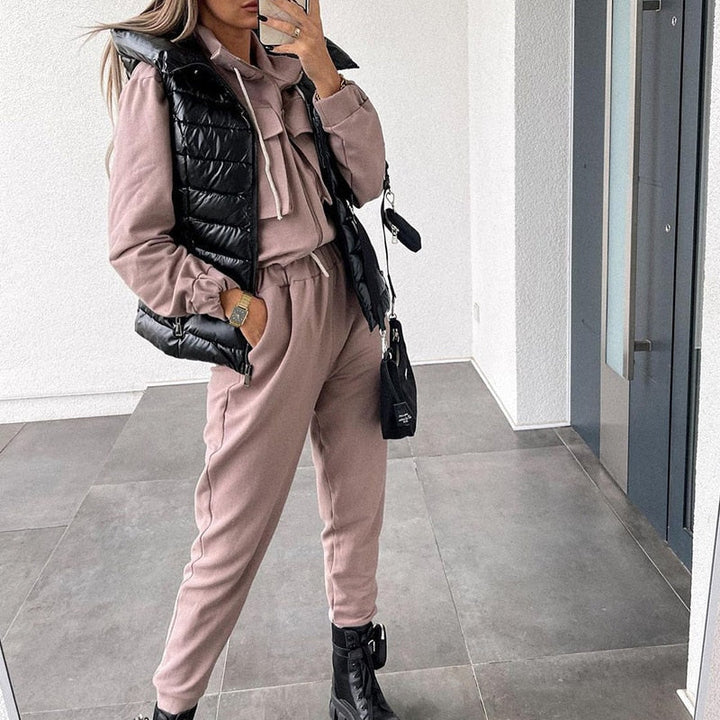 Chic women's casual jumpsuit, combining stylish design with ultimate comfort. A versatile one-piece for any occasion.