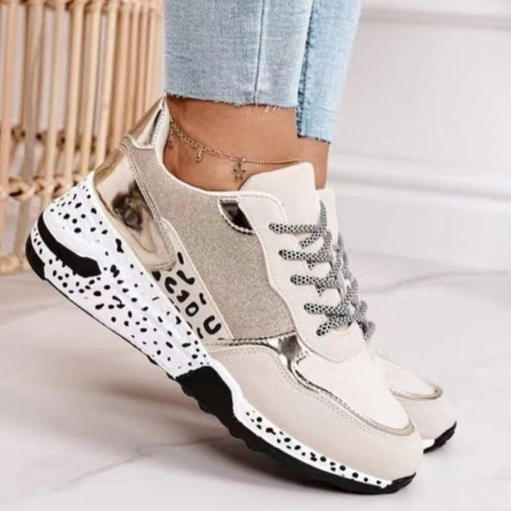 Women's ChayaSneaks everyday comfort walking shoes with athletic style for casual wear.