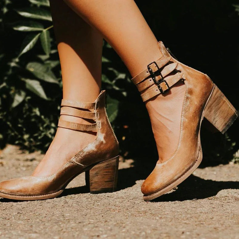 Versatile women's stylish flats, perfect for walking & all-season wear.