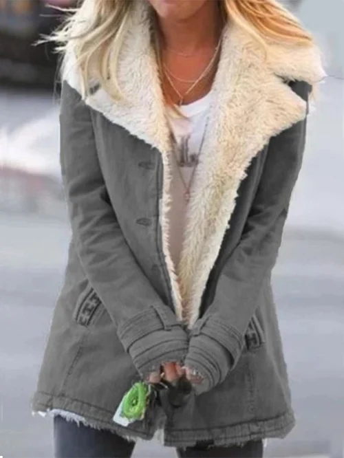Cozy Celeste women's jacket for winter. Fashionable & practical insulated outerwear for everyday style.