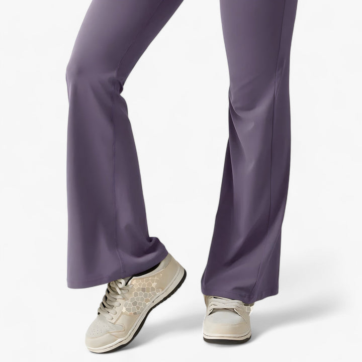 Versatile women's everyday jumpsuit, ideal for comfortable and stylish summer fashion.