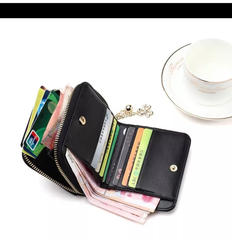 Fashionable PU leather mini purse, a compact wallet & card holder for modern women.