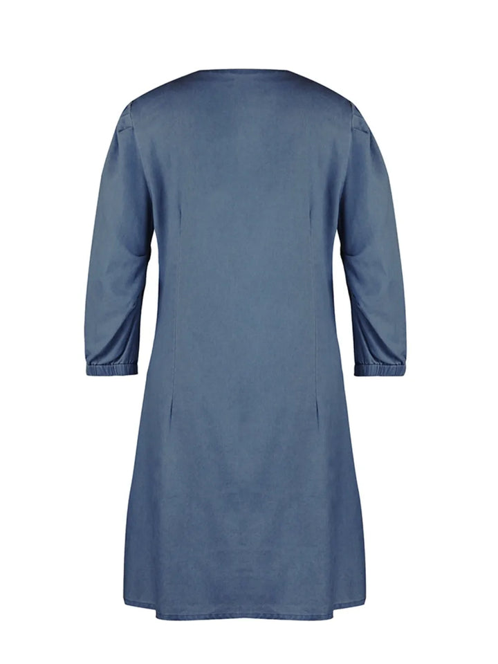 Figure-flattering V-neck casual dress with half sleeves, suitable for all body types.