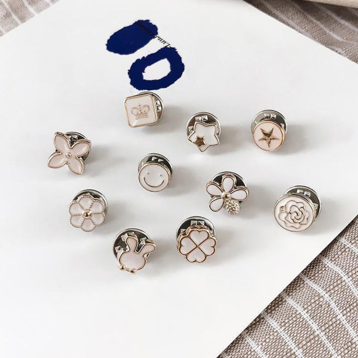Versatile decorative brooch, ideal for embellishing coats, dresses & sweaters; a chic clothing accessory.