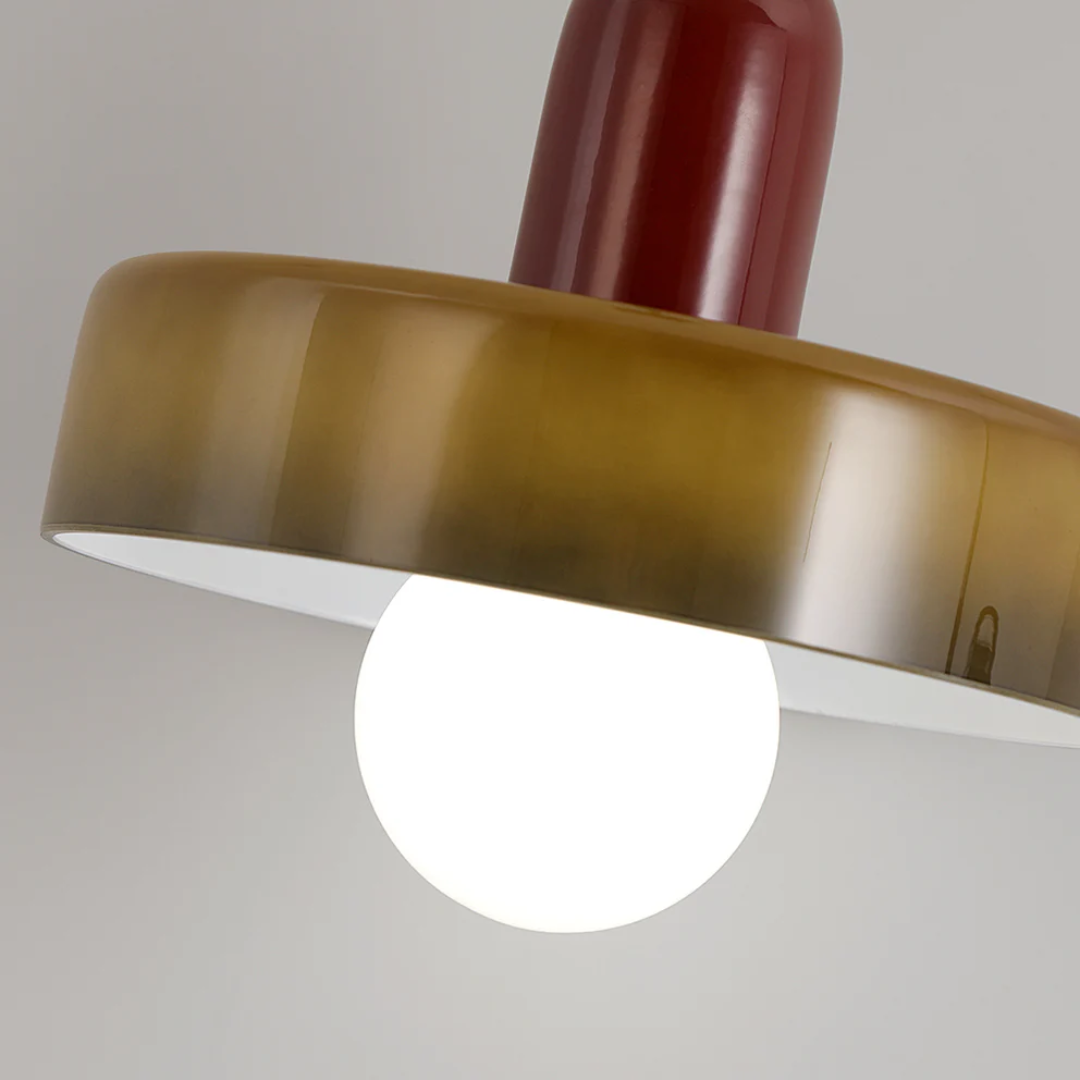 Modern LED pendant lamp, clear glass ideal for a bright living room.