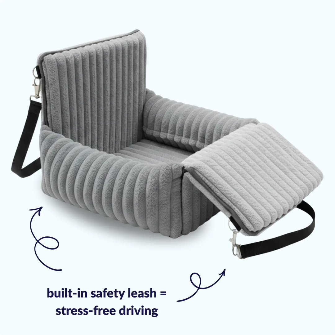 Elevated pet car seat for secure dog travel, ensuring comfort & safety on every journey. Pet supplies.