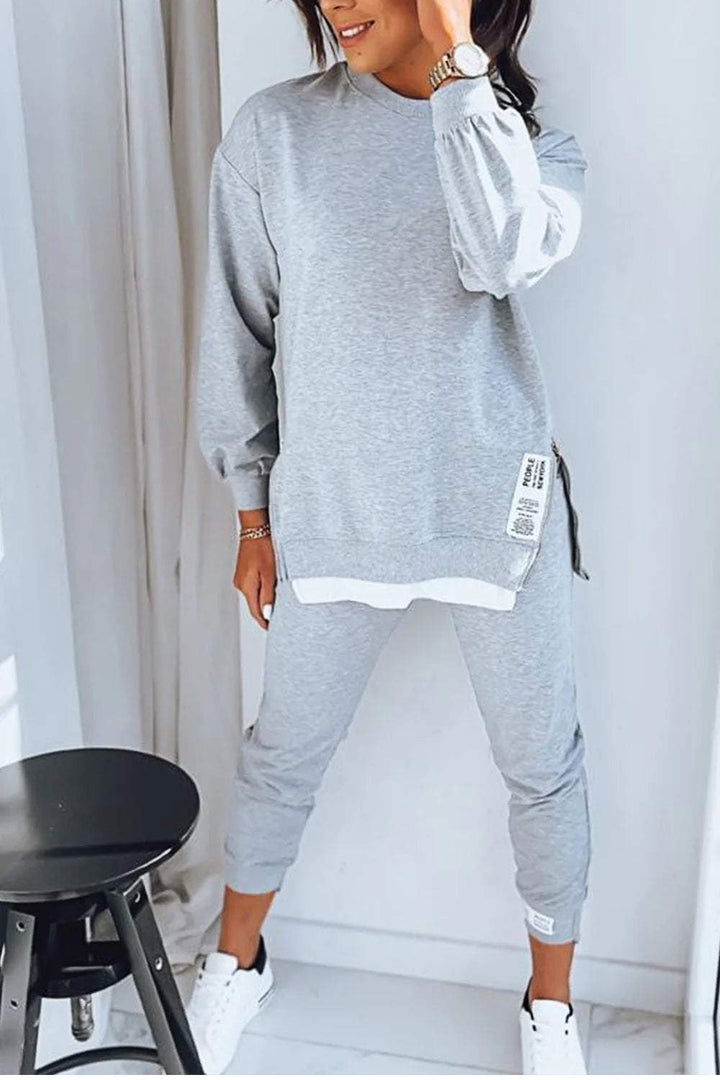 Women's comfortable loungewear set, relaxed fit tracksuit in soft fabric.