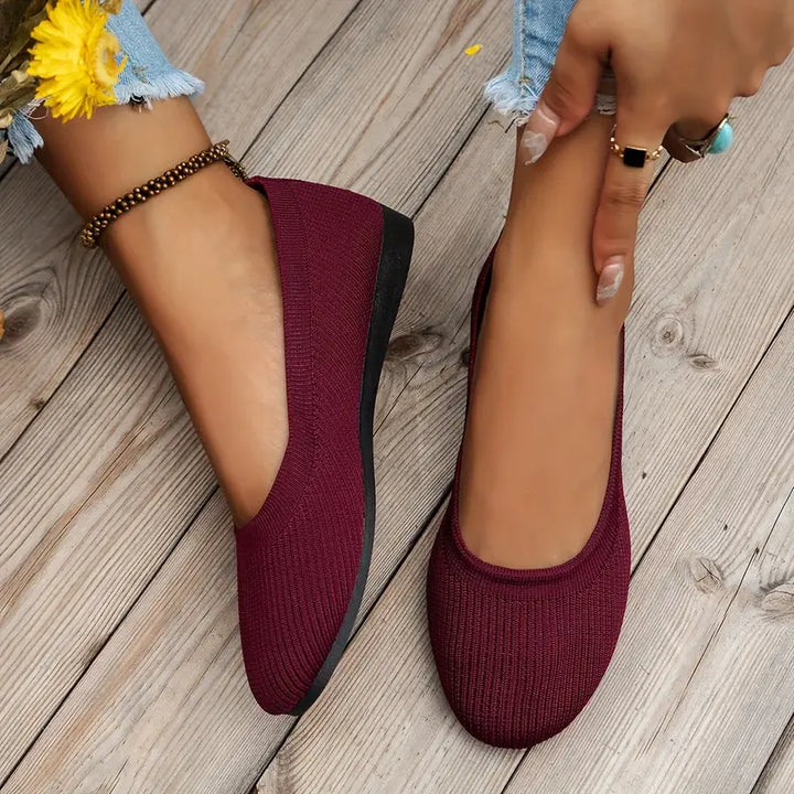 Elegant women's slip-on sandals, comfortable and non-slip, perfect casual footwear.