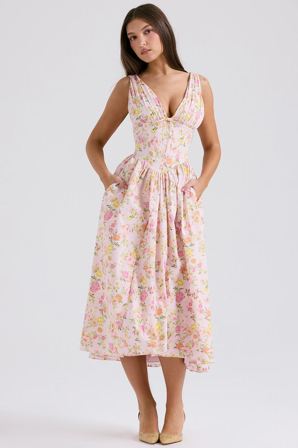 Beautiful short sleeve floral midi dress for women, ideal as an elegant party or casual summer outfit.