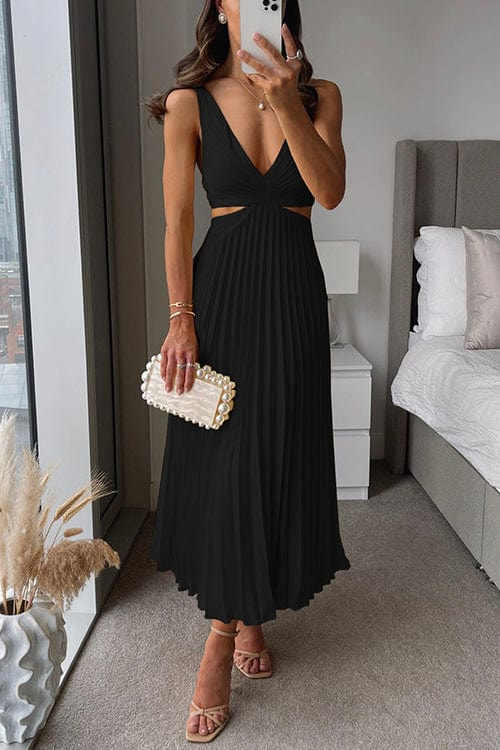 Classic pleated women's dress, elegant & figure-flattering. Versatile for parties, evening, or chic summer day wear.