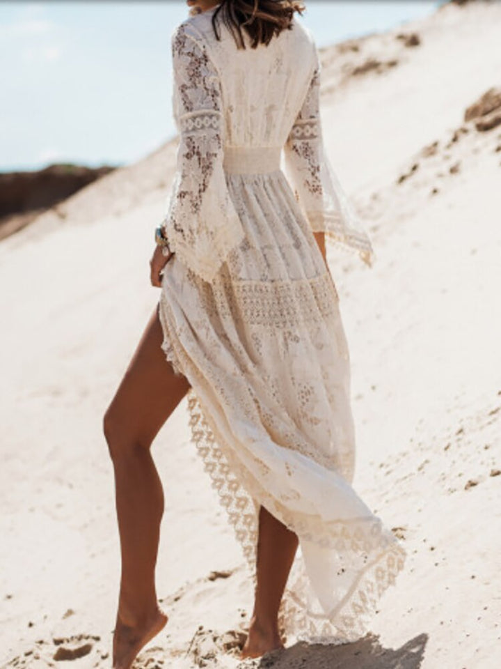 Sleeveless elegant women's summer dress, flattering fit, perfect for warm weather.