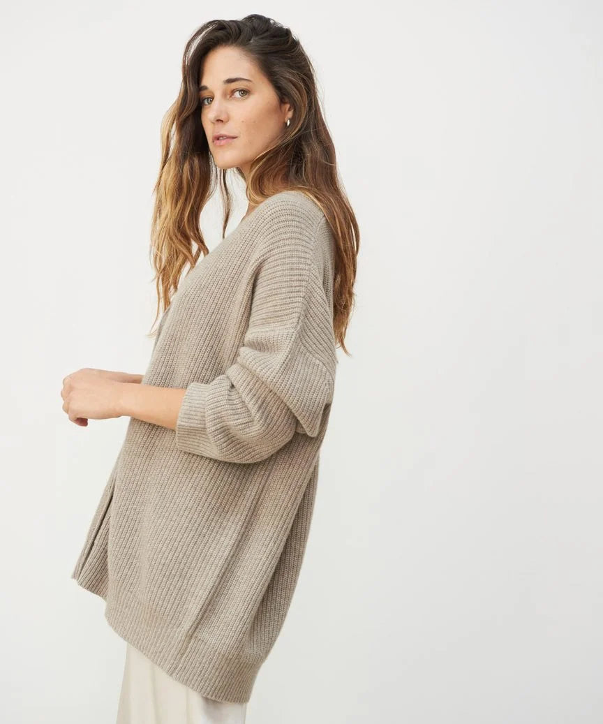 Chic ladies knit sweater, button-up and long sleeve, ideal for autumn winter layering & comfort.
