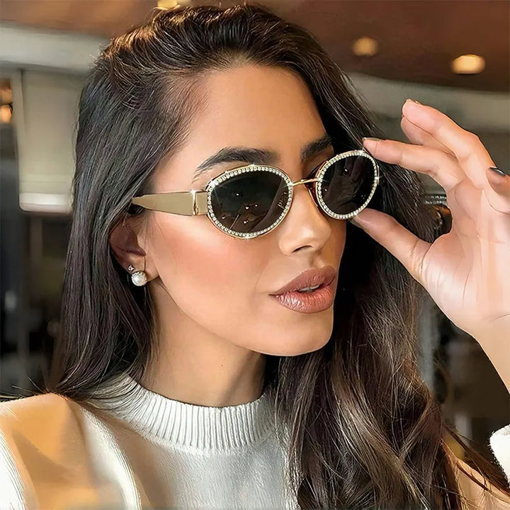 Women's round metal frame sunglasses with UV400 protection, perfect for stylish summer eye protection.