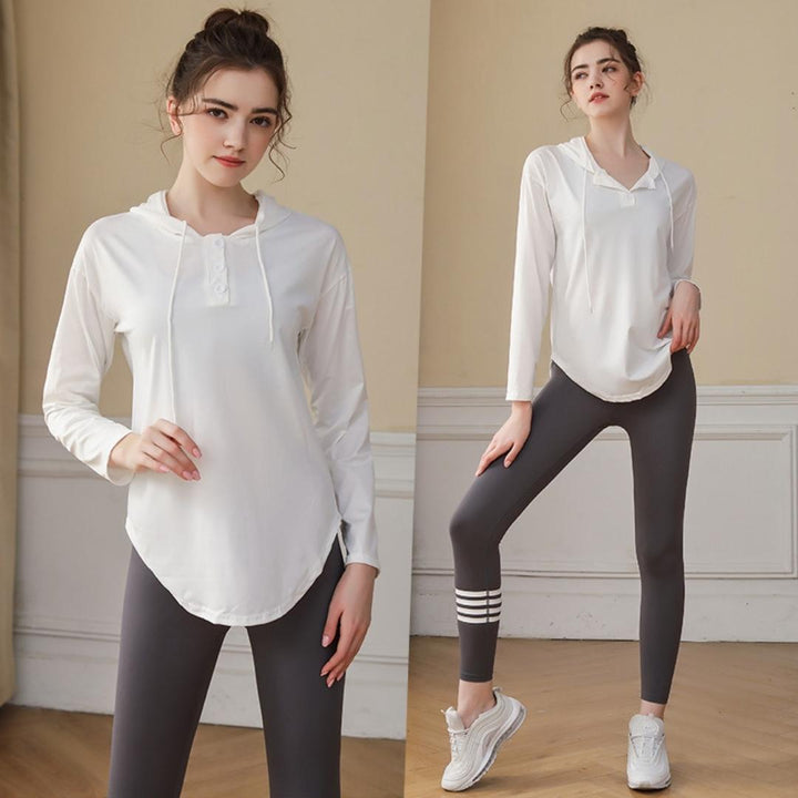 Women's performance activewear set: warm, flexible leggings & full-zip jacket. Ideal for workouts & athleisure.