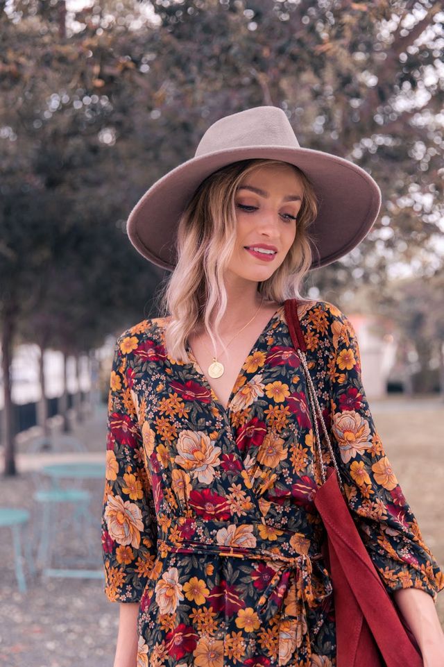 Versatile women's midi dress with a vibrant lily floral print, perfect for summer casual wear.