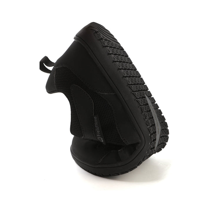 Performance women's barefoot trainers, lightweight & water-resistant for active outdoor pursuits.