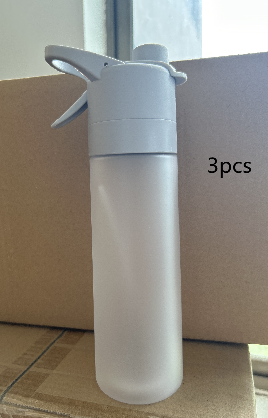 Misting water bottle for girls, colorful and practical for all sports and activities.