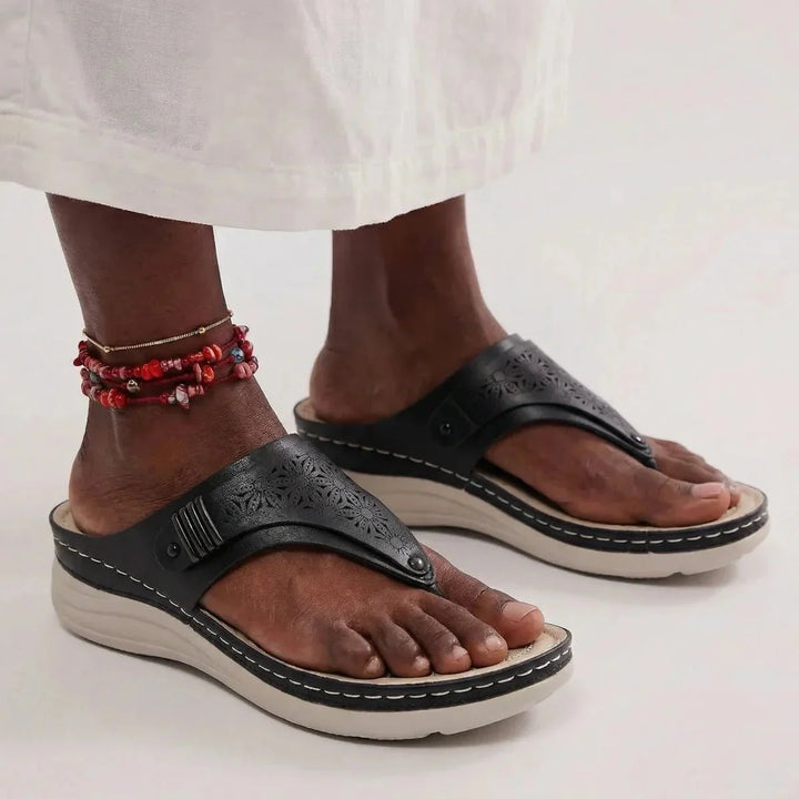Beige women's orthopedic sandals with arch support, ideal for plantar fasciitis & comfort.