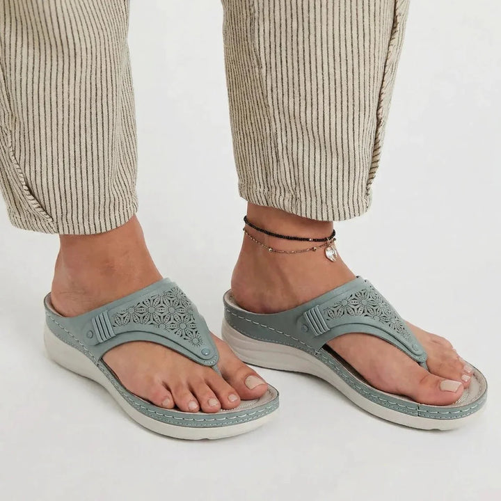 Women's comfortable summer sandals, perfect for arch support & plantar fasciitis.