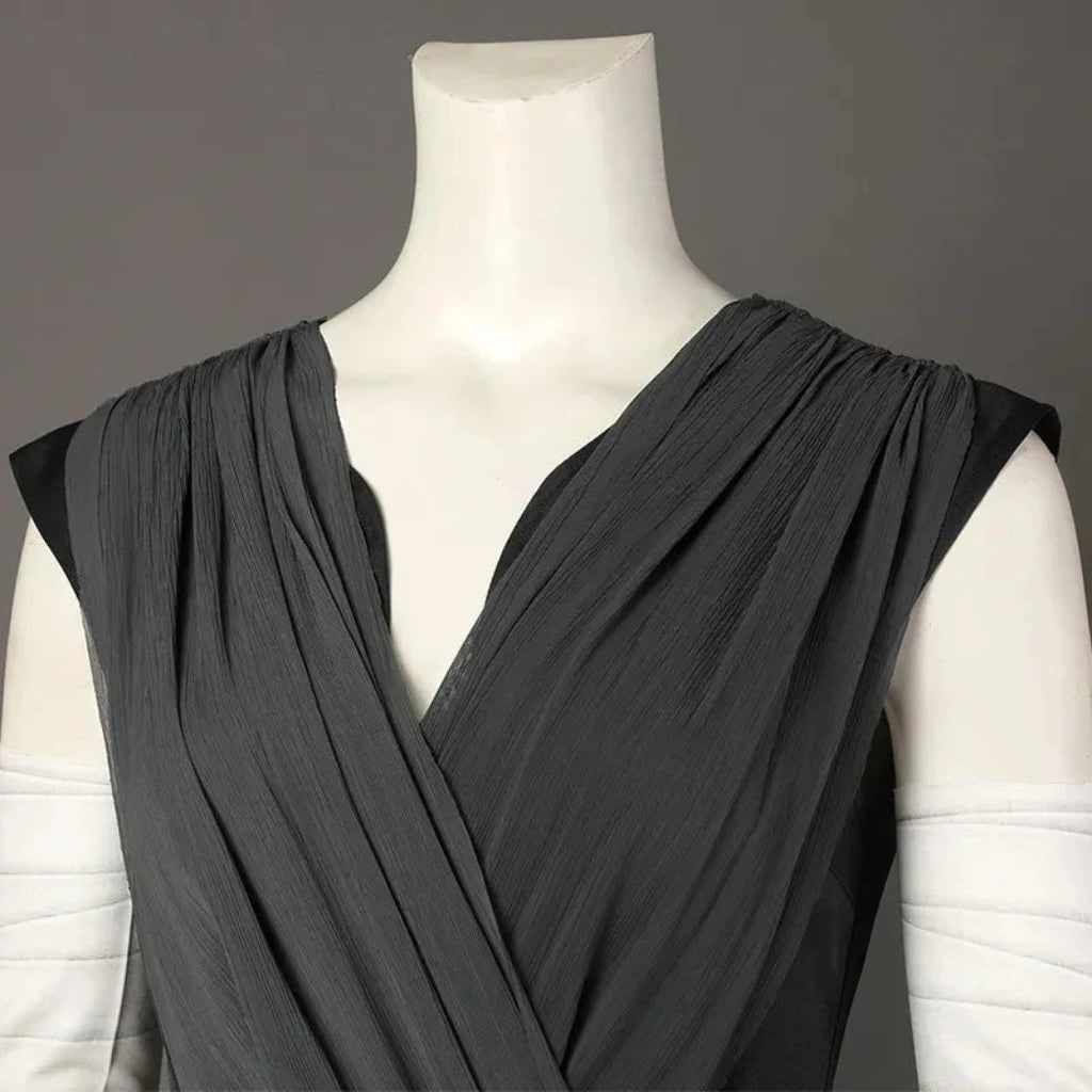 High-quality unisex adult adventure cosplay costume. Excellent for Halloween, themed parties, & fantasy role-play.