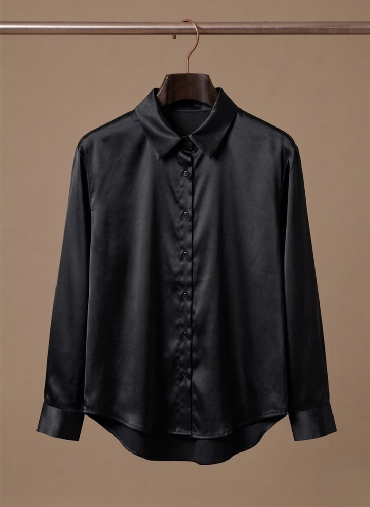 Sophisticated women's long-sleeve blouse, satin-look button-up. Ideal for business & workwear.
