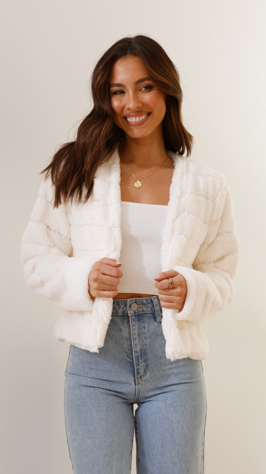 Women's Veloura Luxe Crop Jacket, stylish & cozy for modern autumn fashion.