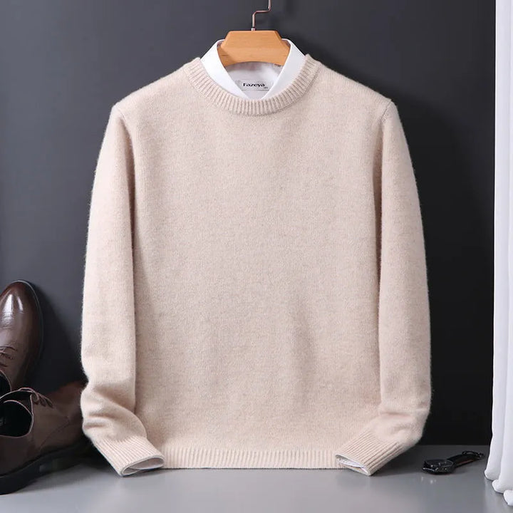 Soft knit men's Oliver cashmere sweater, offering luxurious comfort and classic long-sleeve winter fashion.