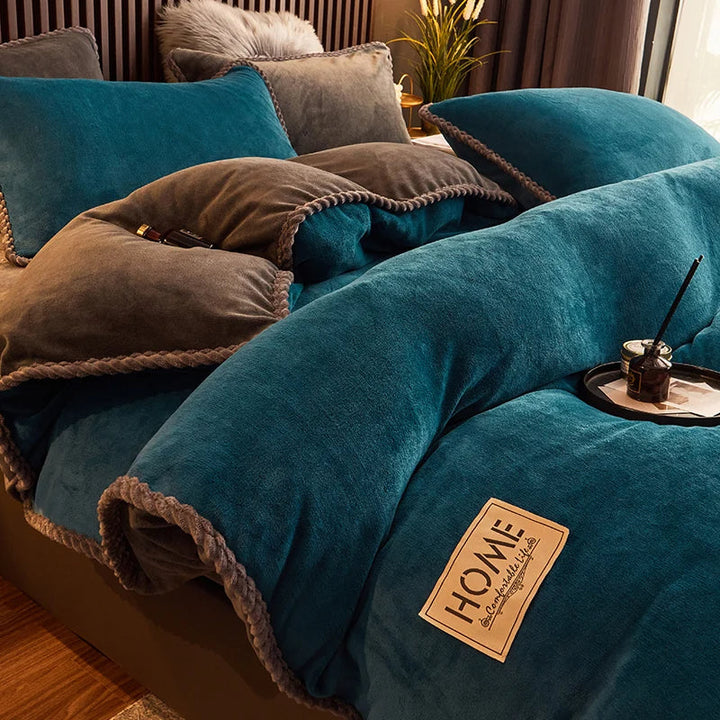 Plush king size velvet fleece bedding set, offering exceptional warmth and soft comfort.
